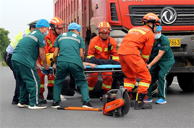 湖北沛县道路救援